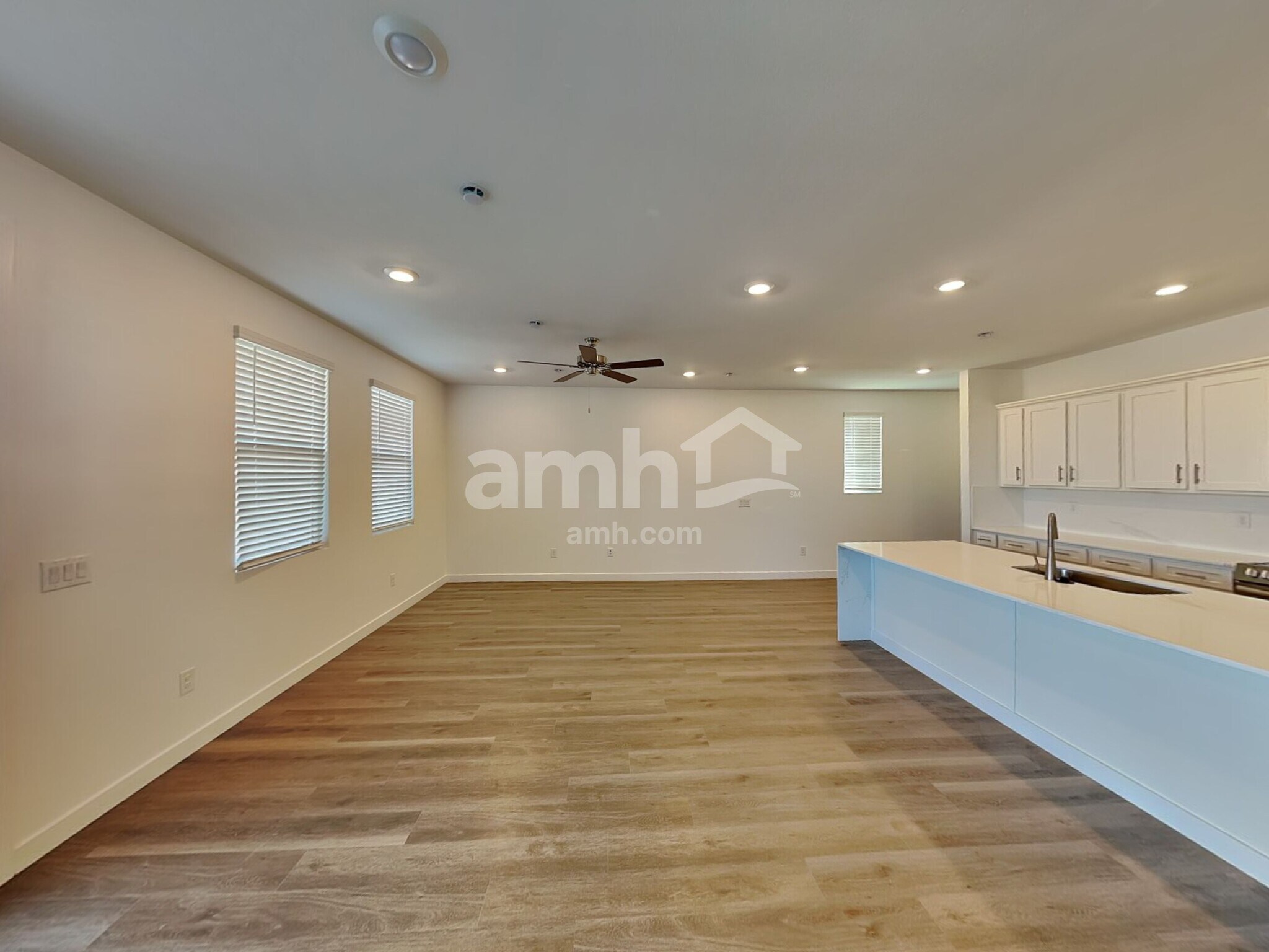 Building Photo - 9525 Harkes Dr