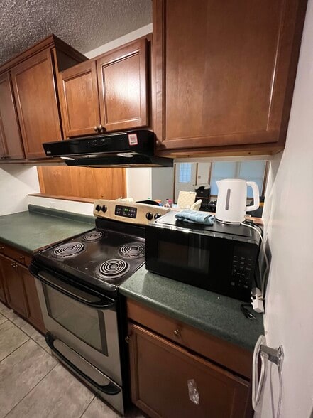 Building Photo - 105 N 5th St