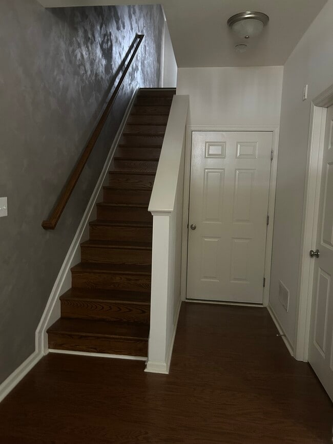 Building Photo - 3525 Naamans Dr