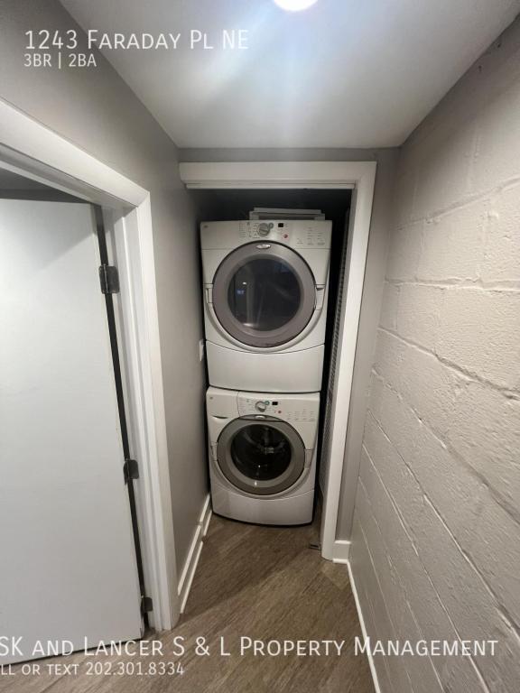 Building Photo - 1243 Faraday Pl NE