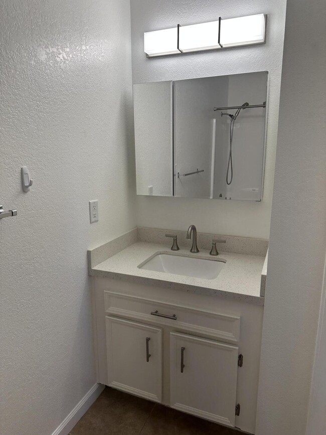 Building Photo - 2820 N Arcadia Ct