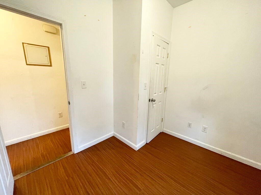 Building Photo - 93A Hillside St
