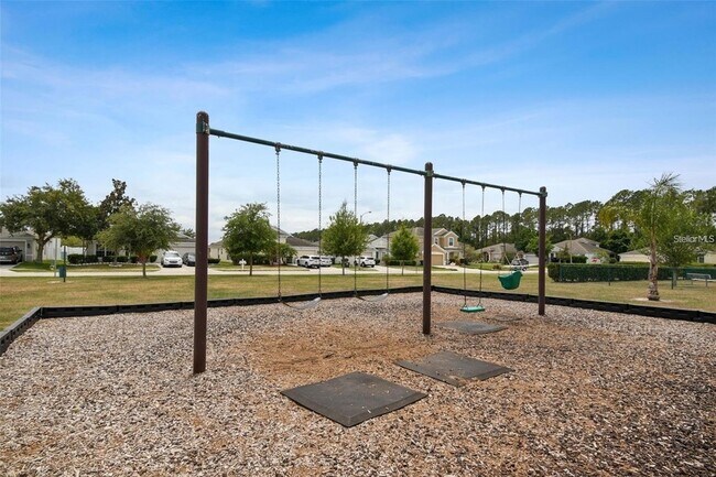 Building Photo - 7346 Crescent Palm Dr