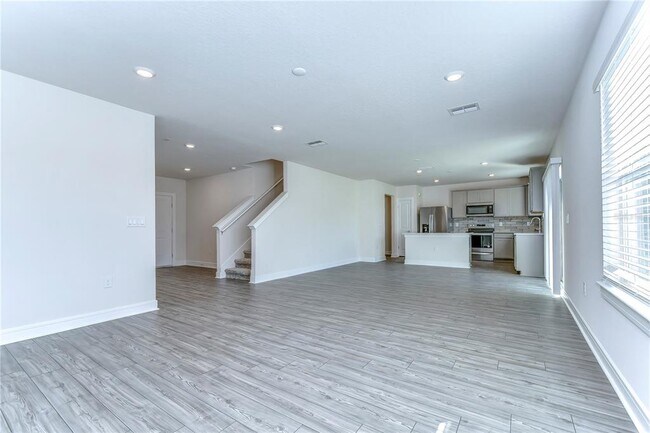 Building Photo - 30600 Thunderbird Dr