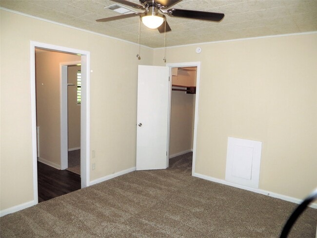 Building Photo - 2809 Rosadele St