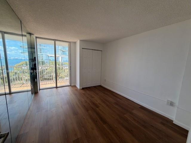 Building Photo - 150 SE 25th Rd