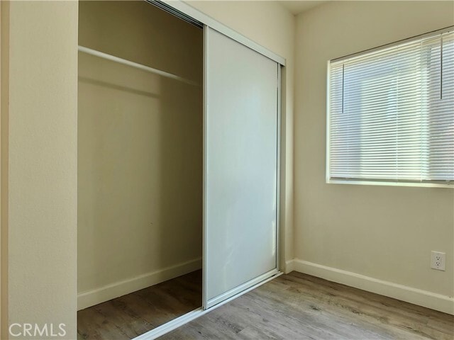 Building Photo - 960 E Columbia Ave