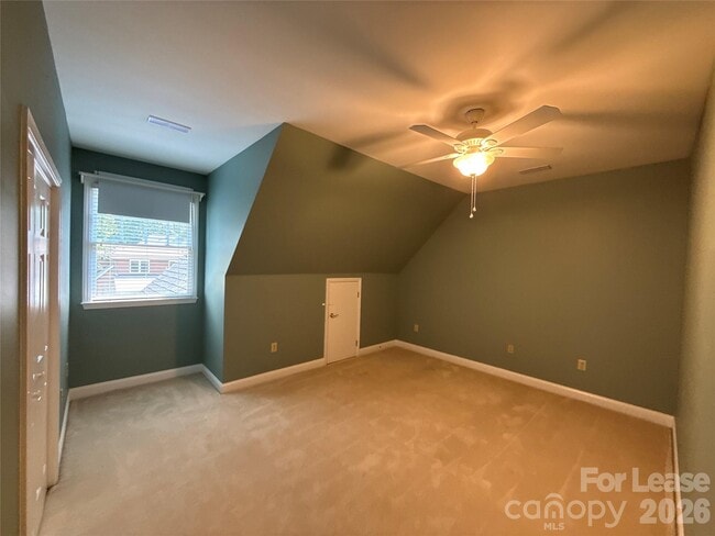 Building Photo - 2649 Willowbrook Dr