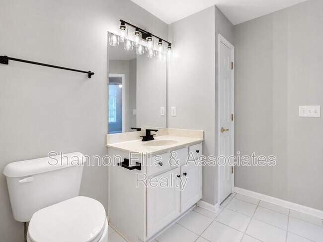 Building Photo - 3057 Orchard Ridge Cir