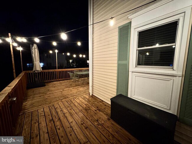 Building Photo - 311 Whitcliff Ct