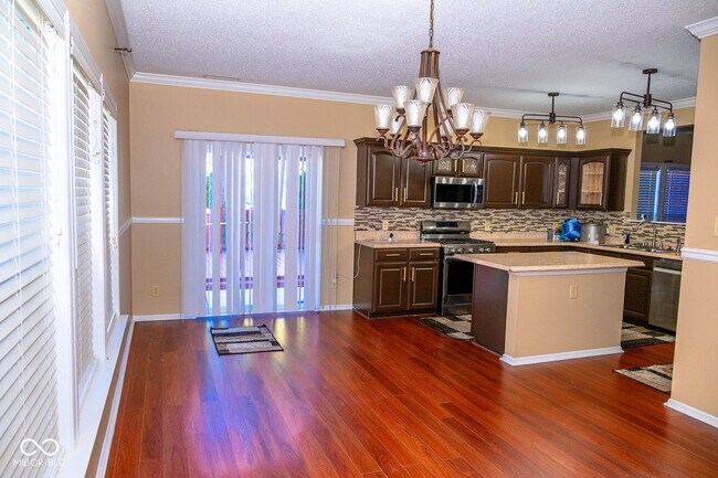 Building Photo - 10634 Cyrus Dr