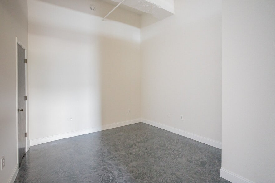 Building Photo - 4600 Woodward Ave