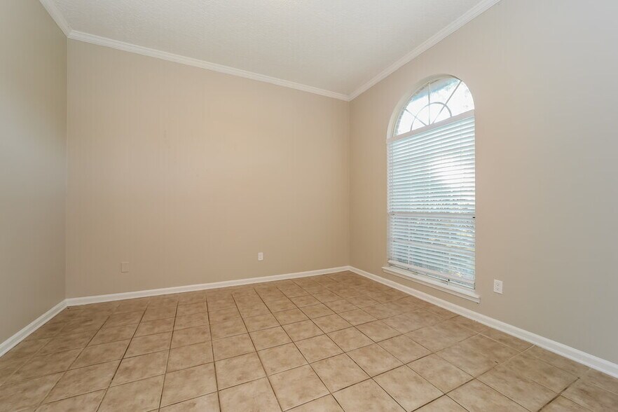 Building Photo - 12127 Rush Creek Dr N