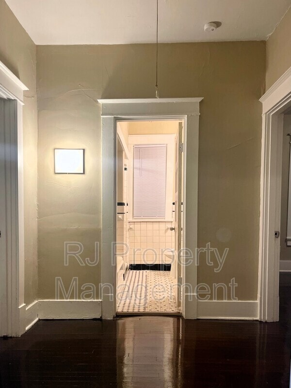 Building Photo - 1267 Englewood St