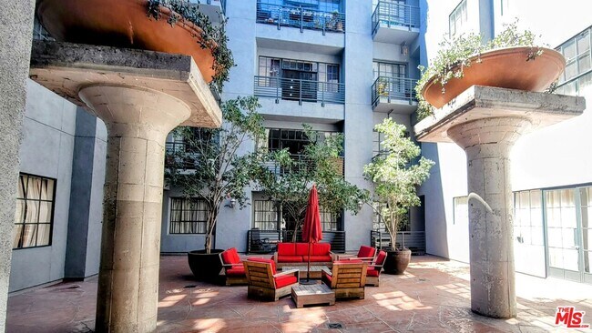Building Photo - 420 San Pedro St