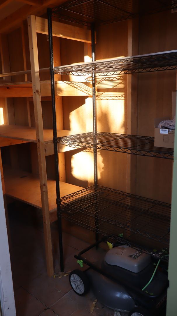 Building Photo - Spacious