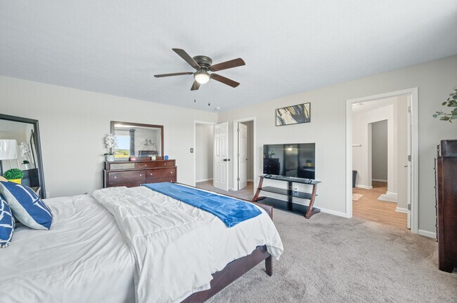 Building Photo - 4007 Woodview Dr