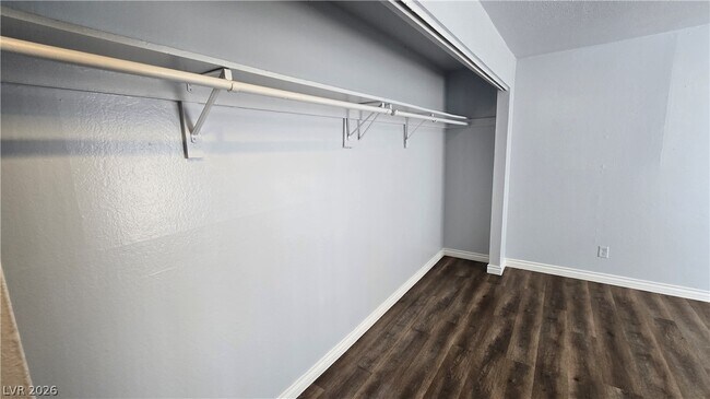 Building Photo - 716 N 11th St