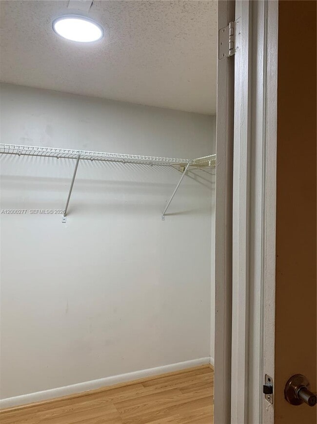 Building Photo - 2906 SW 21st Terrace