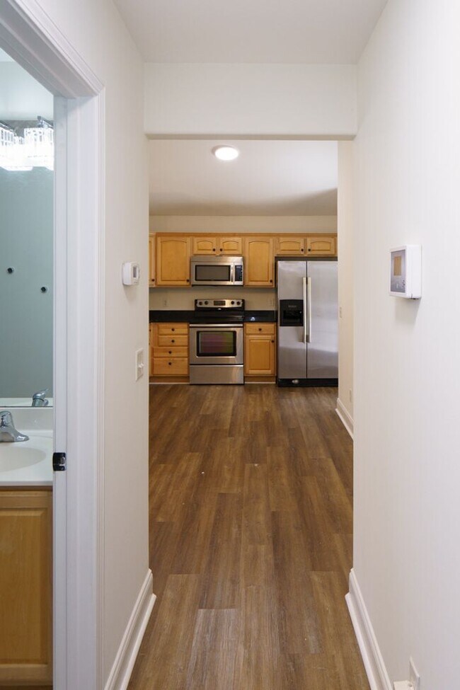 Building Photo - Three Bedroom Home in Hearthstone Lakes Community