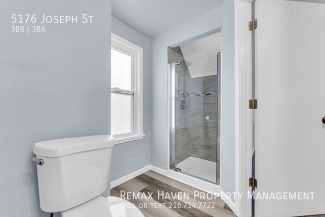 Building Photo - 5176 Joseph St