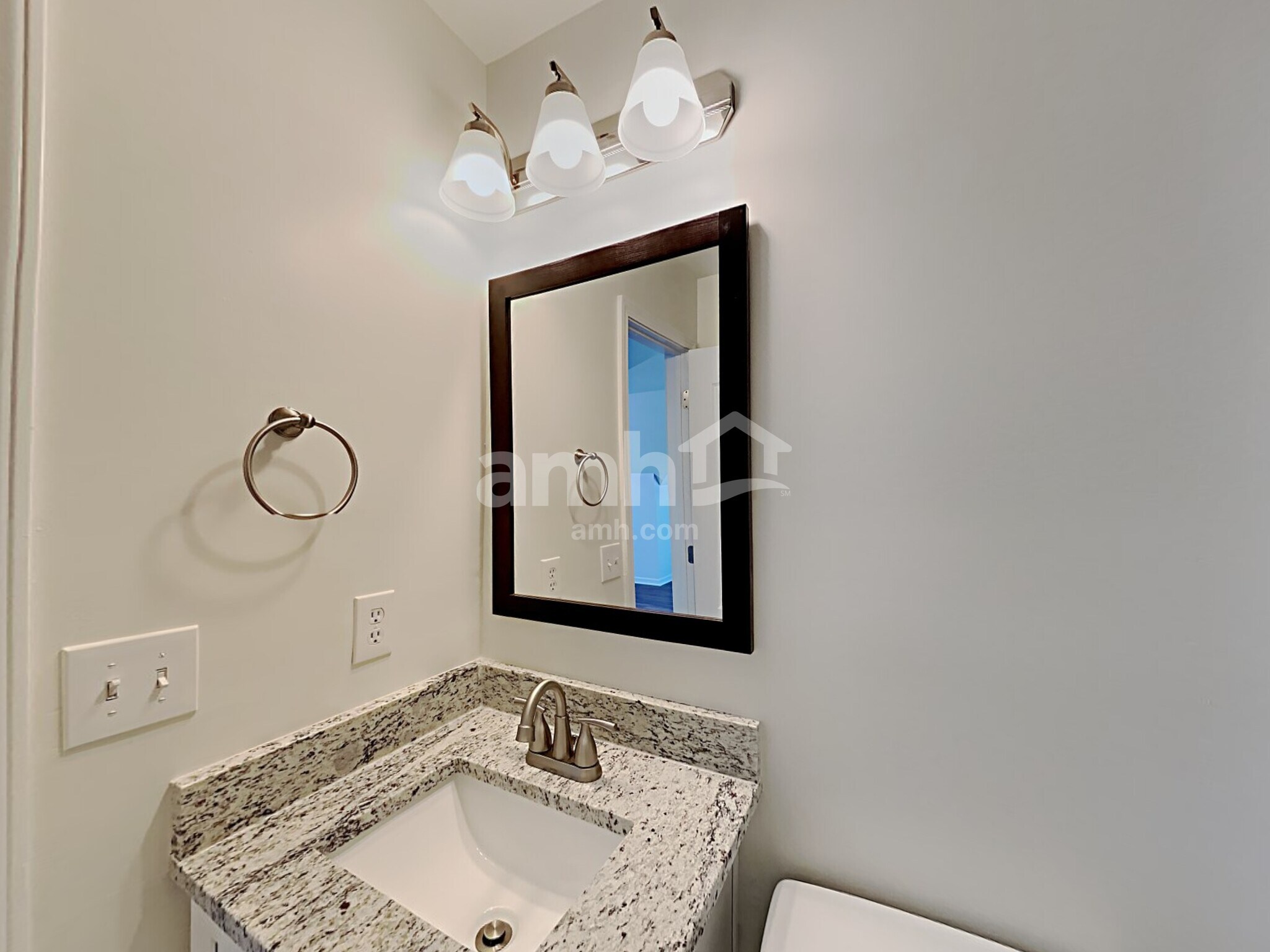 Building Photo - 2675 Sedgeview Way NE