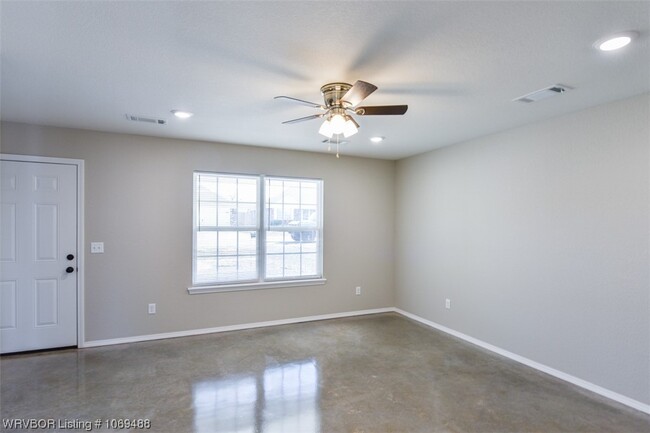 Building Photo - 115 Lanita Dr