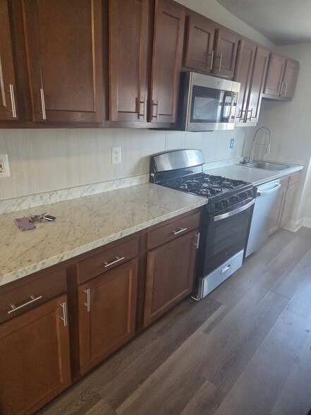 Building Photo - 825 N Fulton Ave