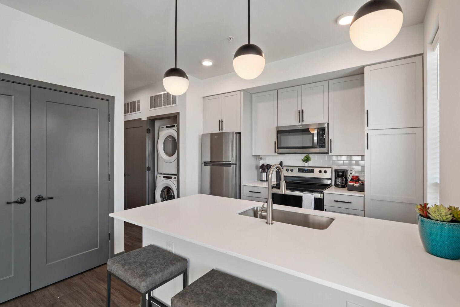 Building Photo - 6160 N Rural St