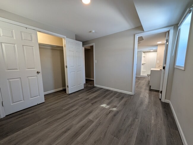 Building Photo - 120 Berkshire Pl