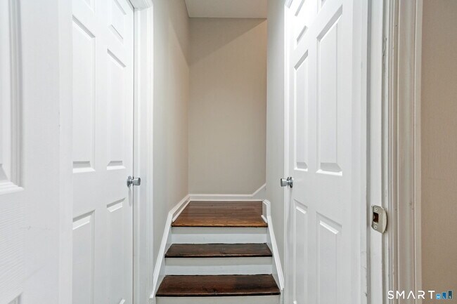 Building Photo - 51 Brittania Dr