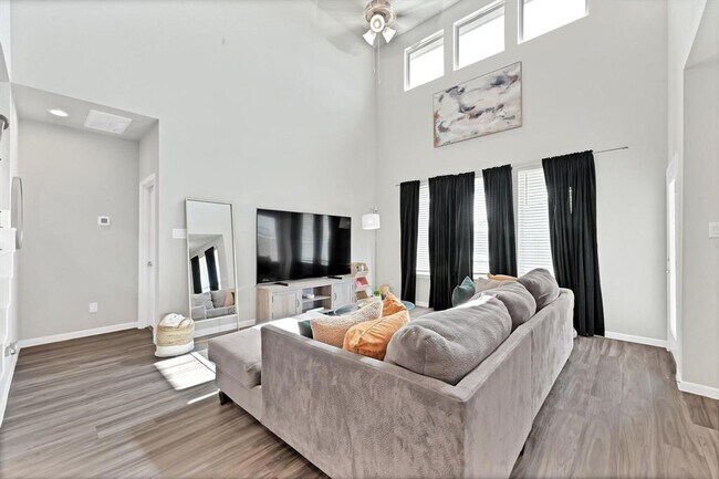 Building Photo - 16223 Neff Park Dr