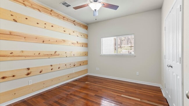 Building Photo - Beautiful One-Story Home in Monterrey Village!