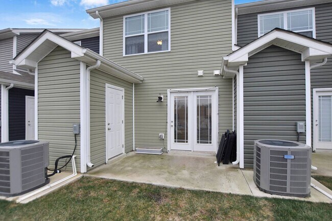 Building Photo - Pet Friendly Two Bedroom!