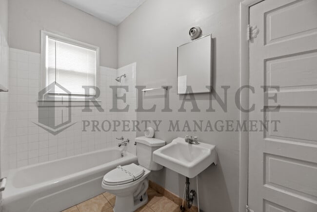 Building Photo - 232 S Sedgwick St