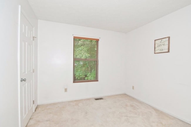 third bedroom - 1343 Sprucewood Ct