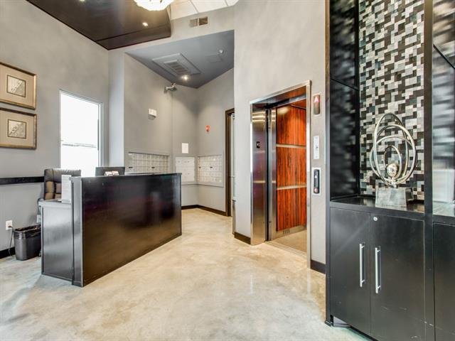 Building Photo - 2950 McKinney Ave