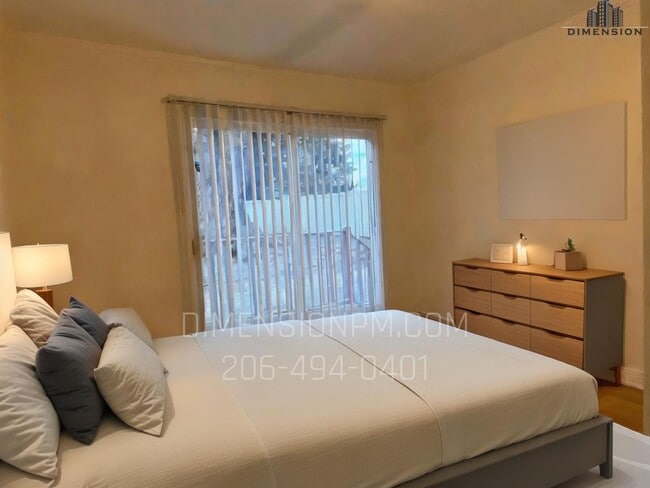 Building Photo - Cozy 2bed 1Bath with fenced backyard in Kent!