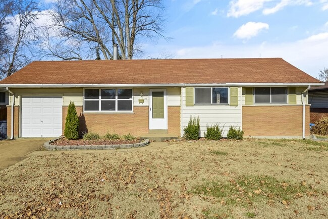 Primary Photo - 10 Ridgelawn Ct