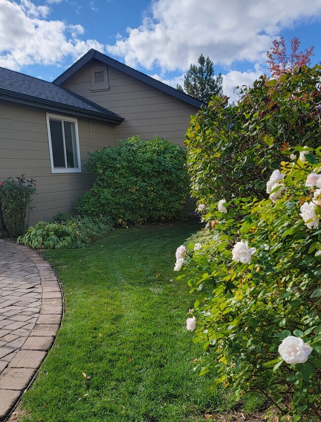 Building Photo - 3993 N Heritage View Ave