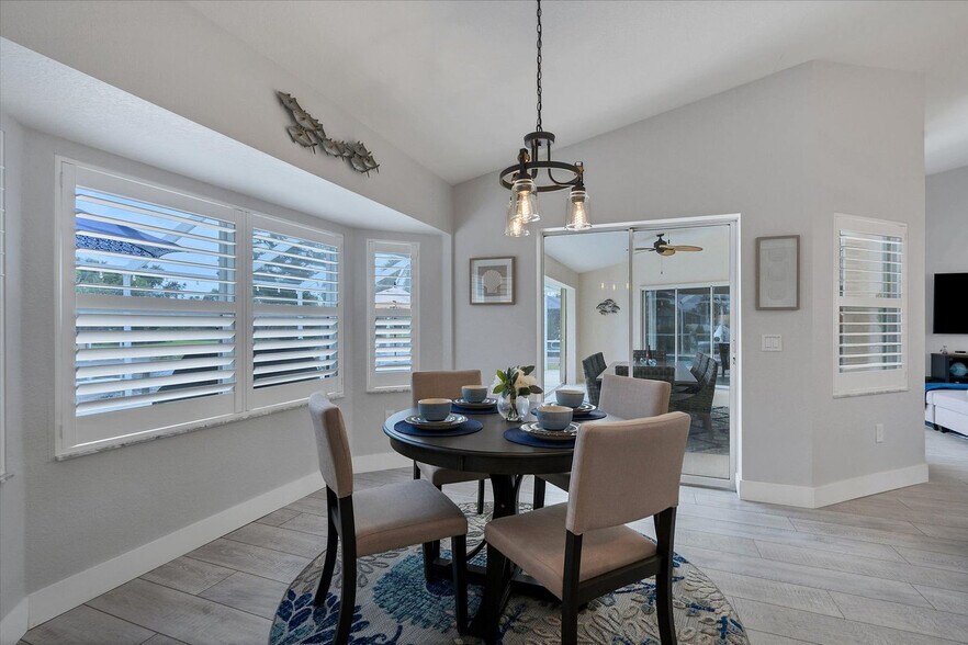 Building Photo - 5520 Almar Dr