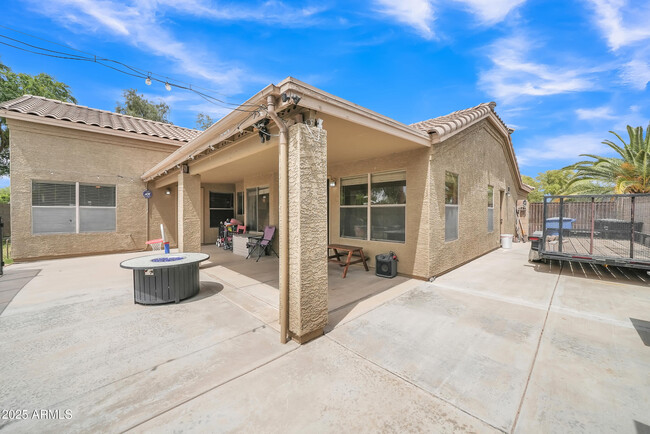 Building Photo - 2343 E Kempton Rd