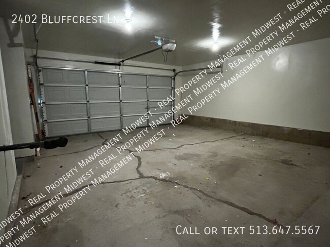 Building Photo - 2402 Bluffcrest Ln