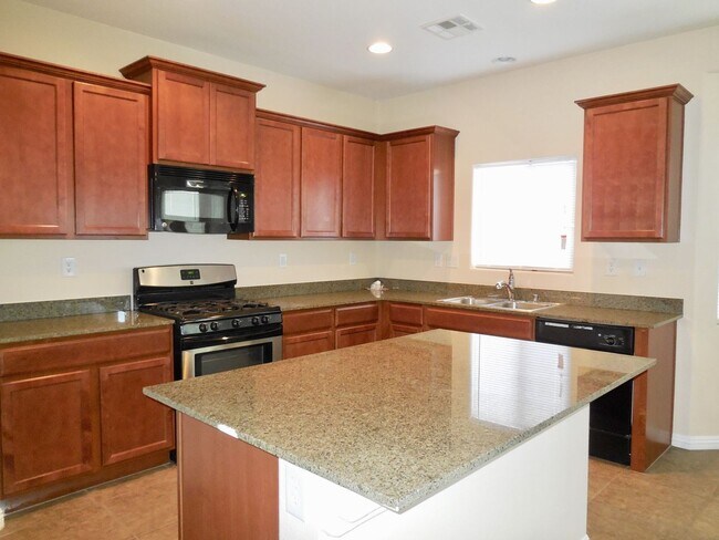 Building Photo - Spacious House w/Tons of Storage,Tile & Wo...