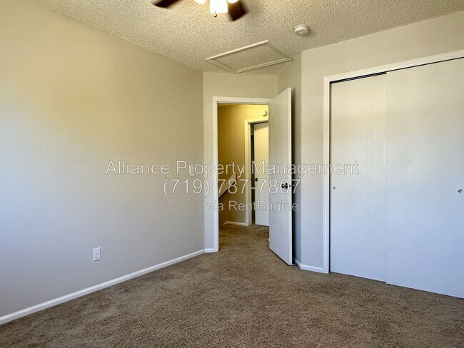 Building Photo - 965 Piros Dr