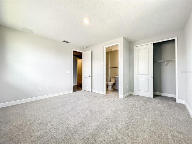 Building Photo - 13181 McMillan Dr