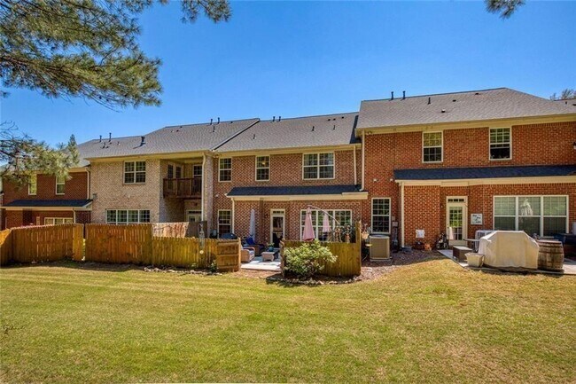 Building Photo - 1404 Lexington Dr