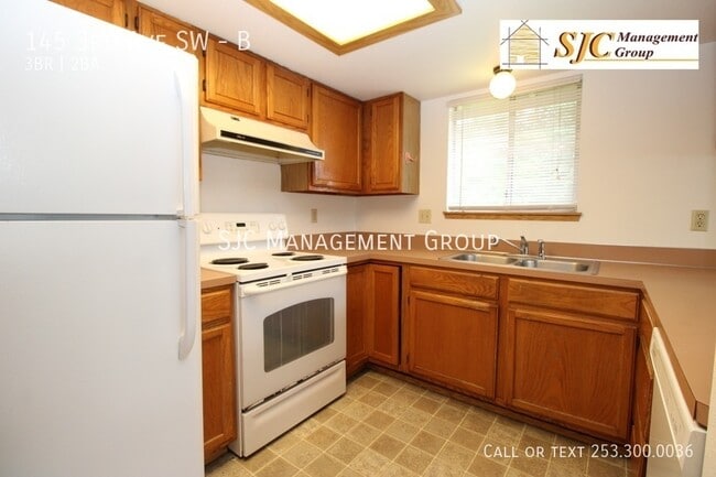 Building Photo - 145 3rd Ave SW