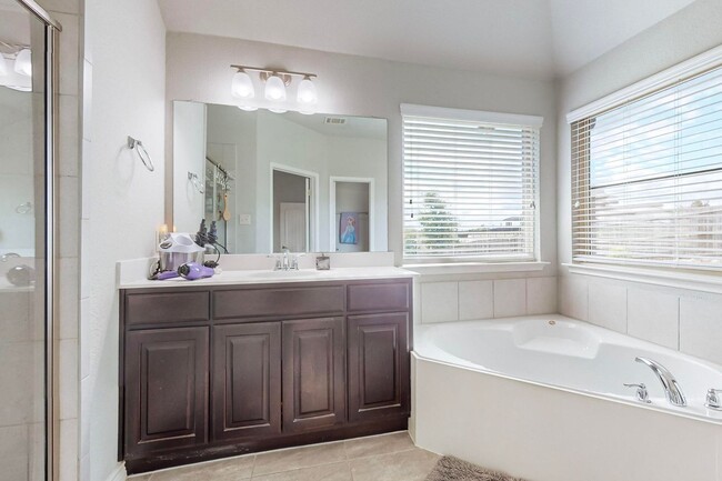 Building Photo - Lakeview Bliss: Your Dream Home Awaits! Community Pool and Park