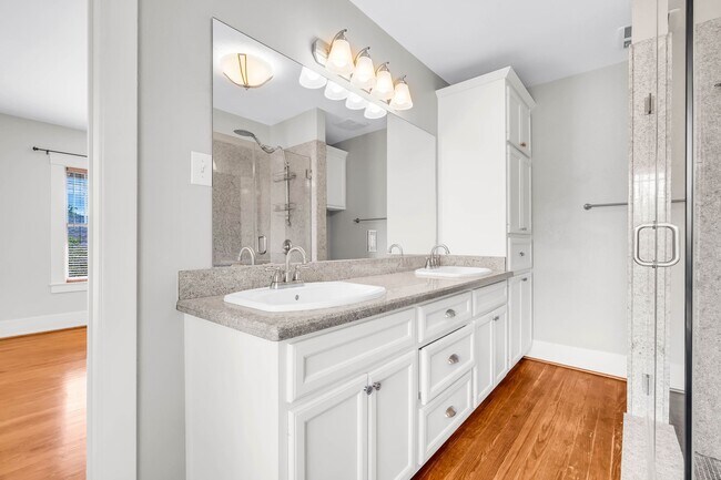 Building Photo - 1117 Harvard St